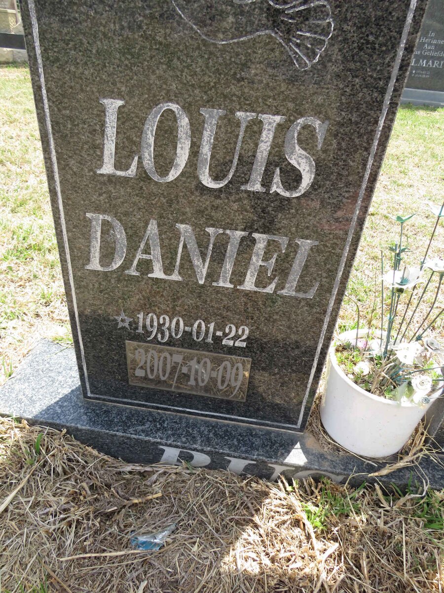 PIENAAR Louis Daniel 1930-2007 & Judith Hester 1929-2010 _1