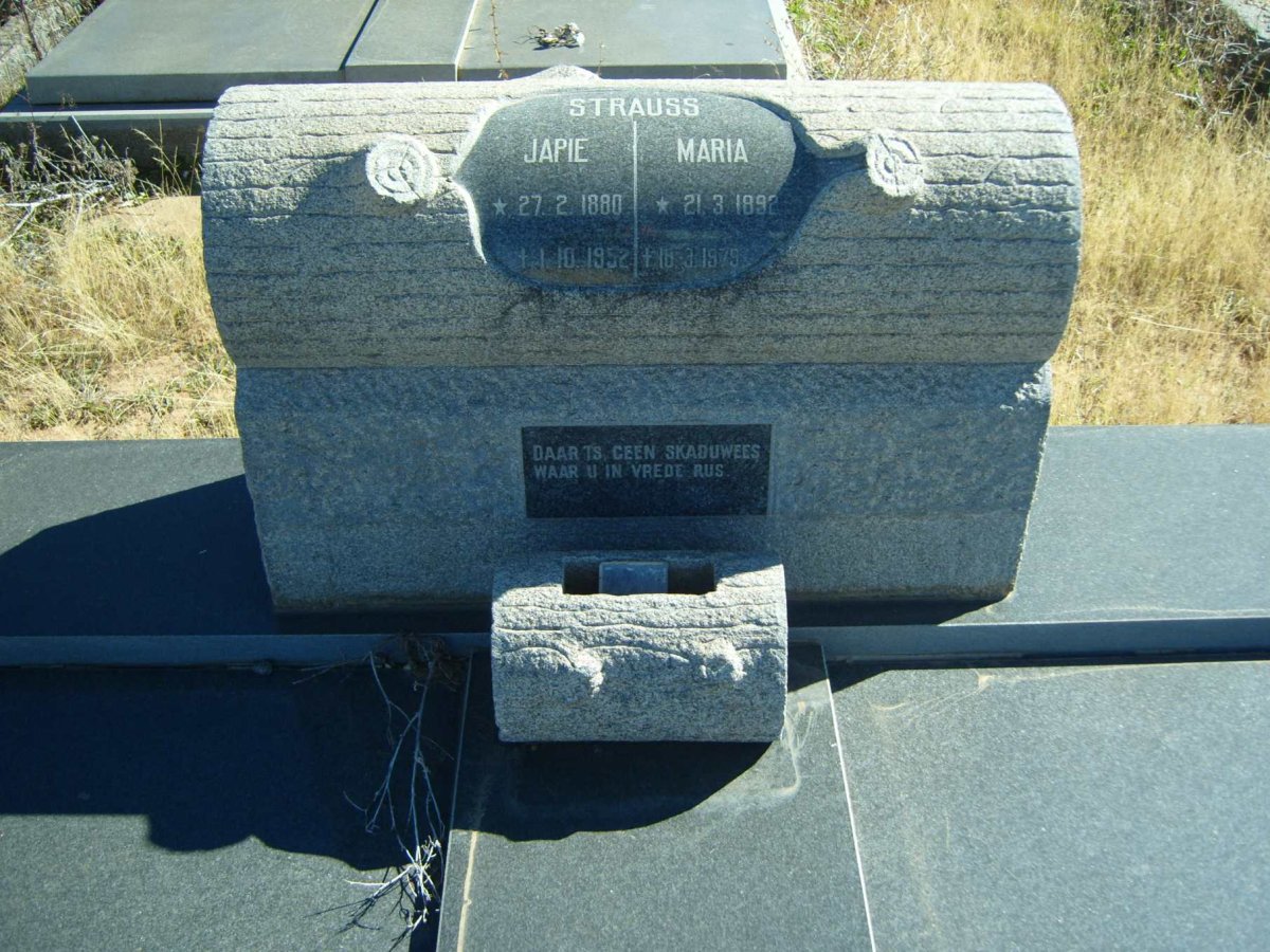 STRAUSS Japie 1880-1952 & Maria 1892-1979