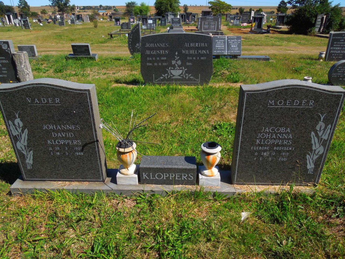 KLOPPERS Johannes David 1907-1988 & Jacoba Johanna BOOYSEN 1910-2001
