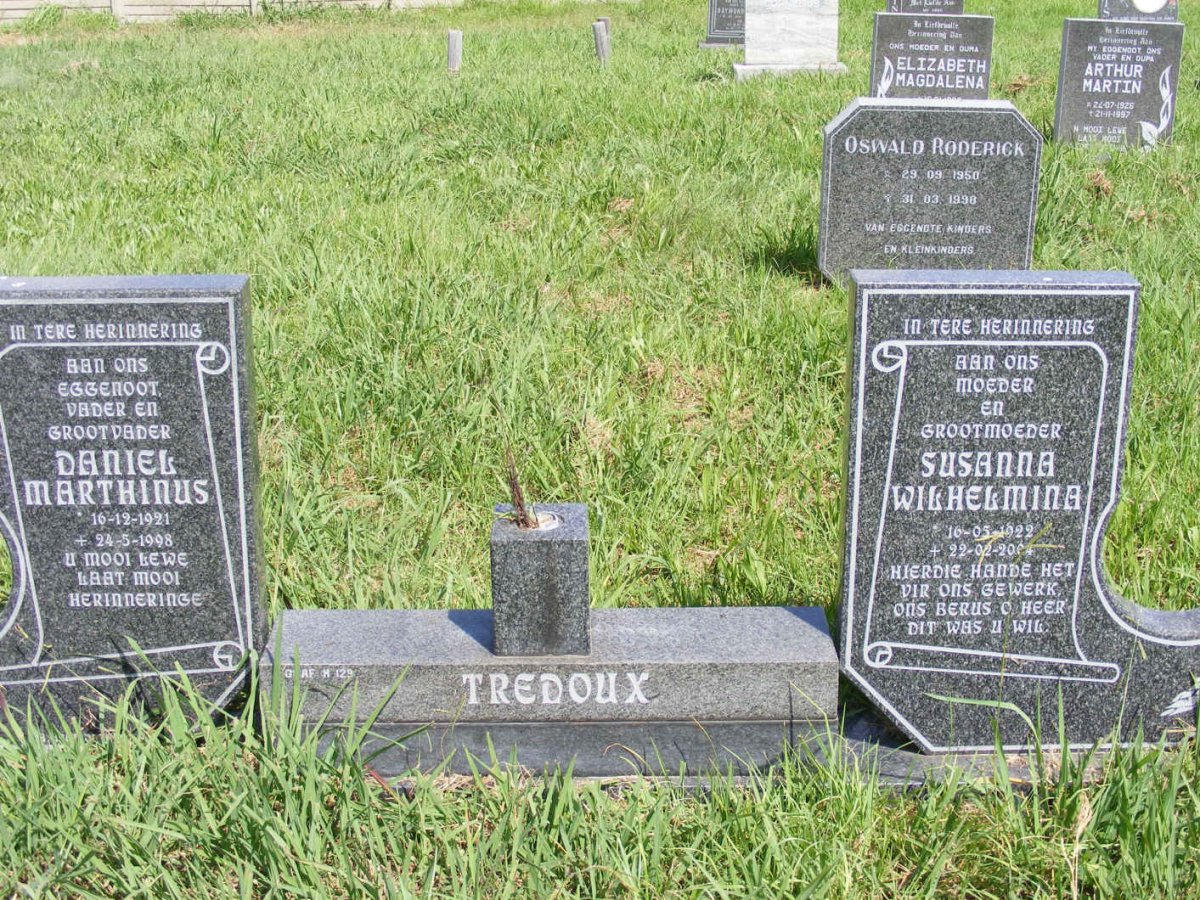 TREDOUX Daniel Marthinus 1921-1998 & Susanna Wilhelmina 1922-2004