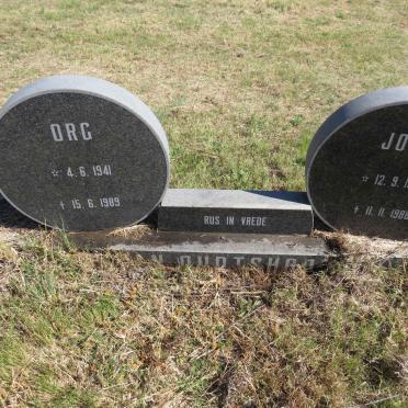 OUDTSHOORN Org, van 1941-1989 &amp; Joey 1939-1988