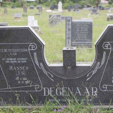 DEGENAAR J.G. 1921-1992 & Joey DE BEER 1923-2013