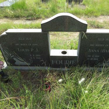FOURIE Louis P.J. 1909-1985 & Anna 1931-2010 