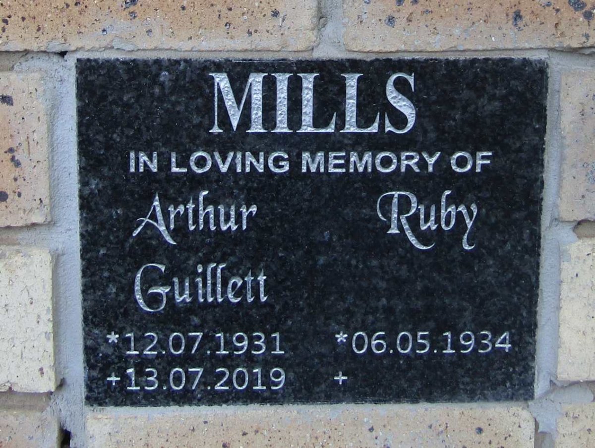 MILLS Arthur Guillett 1931-2019 & Ruby 1934 -