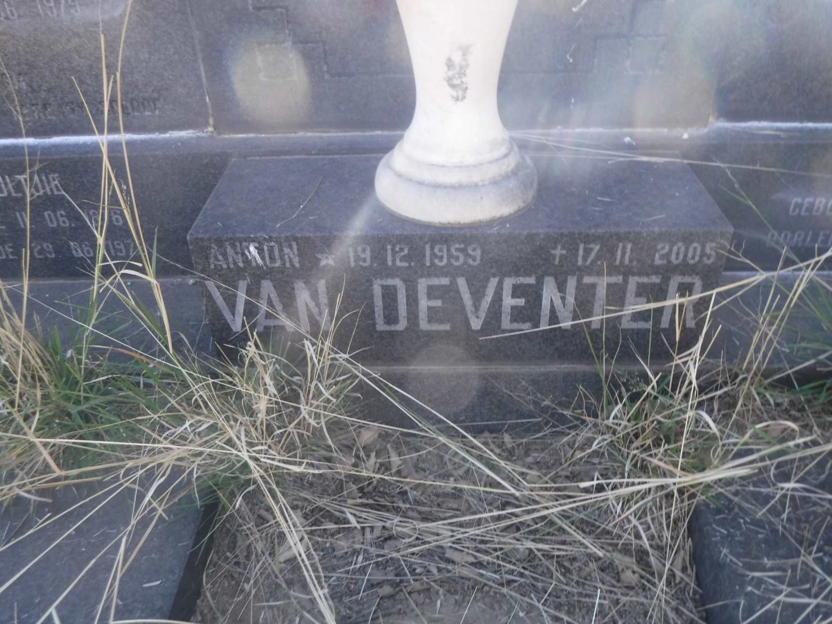 DEVENTER, van
