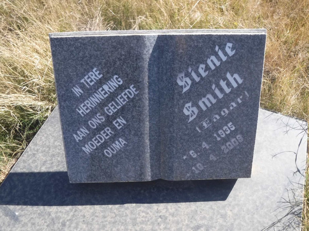 SMITH Sienie nee EAGAR 1935-2009