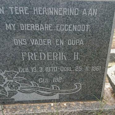 SWANEPOEL Frederik H. 1870-1961 &amp; Martha M. 1888-1975