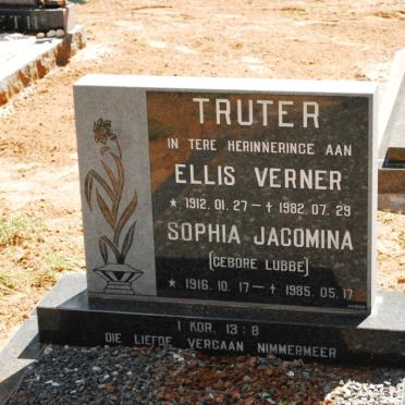 TRUTER Ellis Verner 1912-1982 &amp; Sophia Jacomina LUBBE 1916-1985