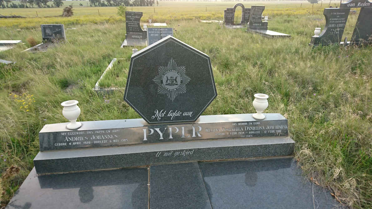 PYPER Andries Johannes 1920-1985 & Regina Dorathea Danielina Joachimina HAASBROEK 1934-1998