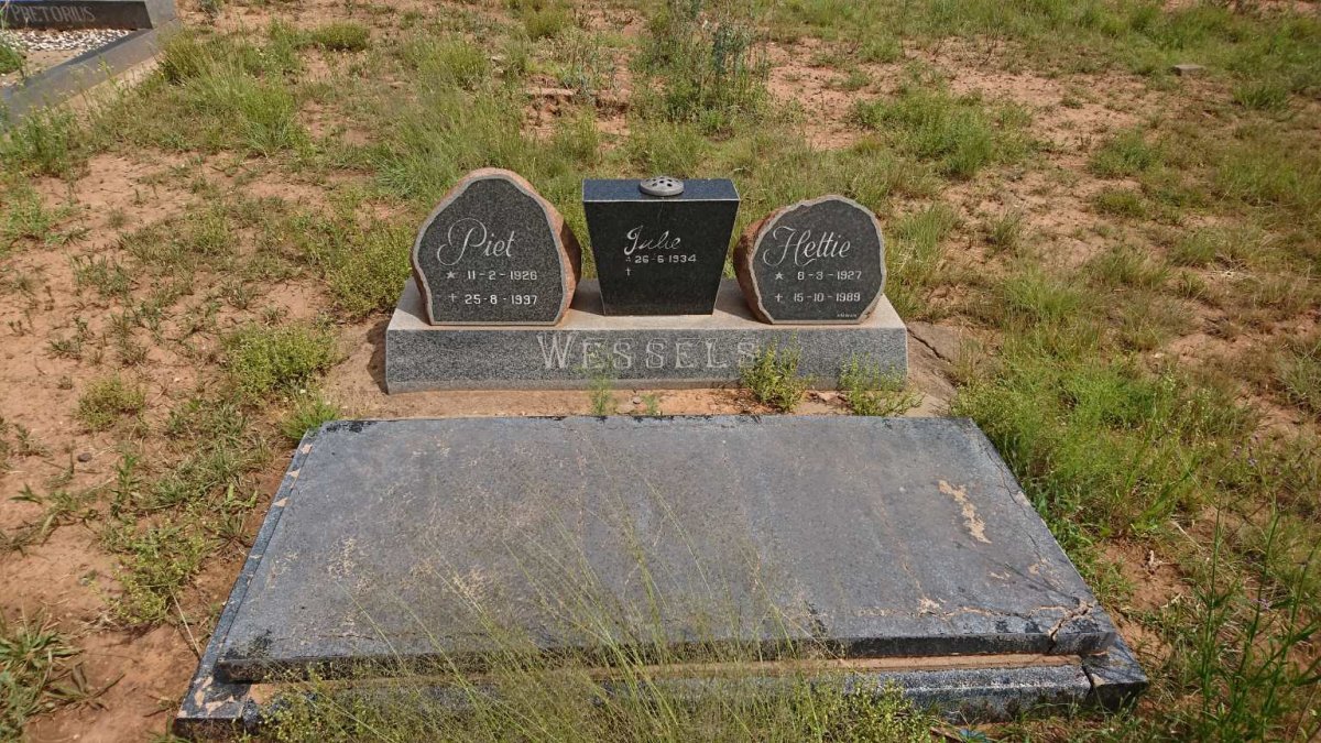 WESSELS Piet 1926-1997 & Hettie 1927-1989 :: WESSELS Julie 1934-