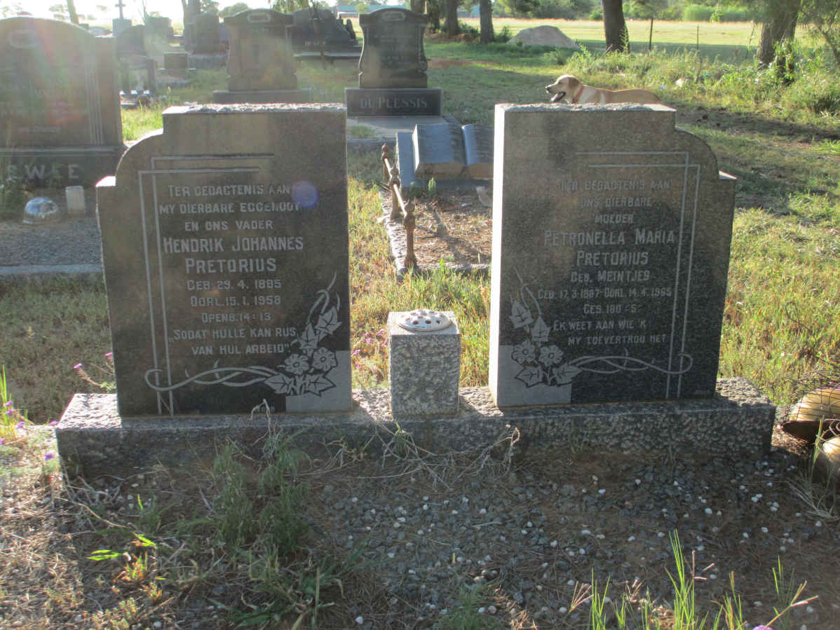 PRETORIUS Hendrik Johannes 1885-1958 & Petronella Maria MEINTJES 1887-1965