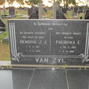 ZYL Hendrik J.J., van 1917-1986 &amp; Fredrika E. 1922-2008