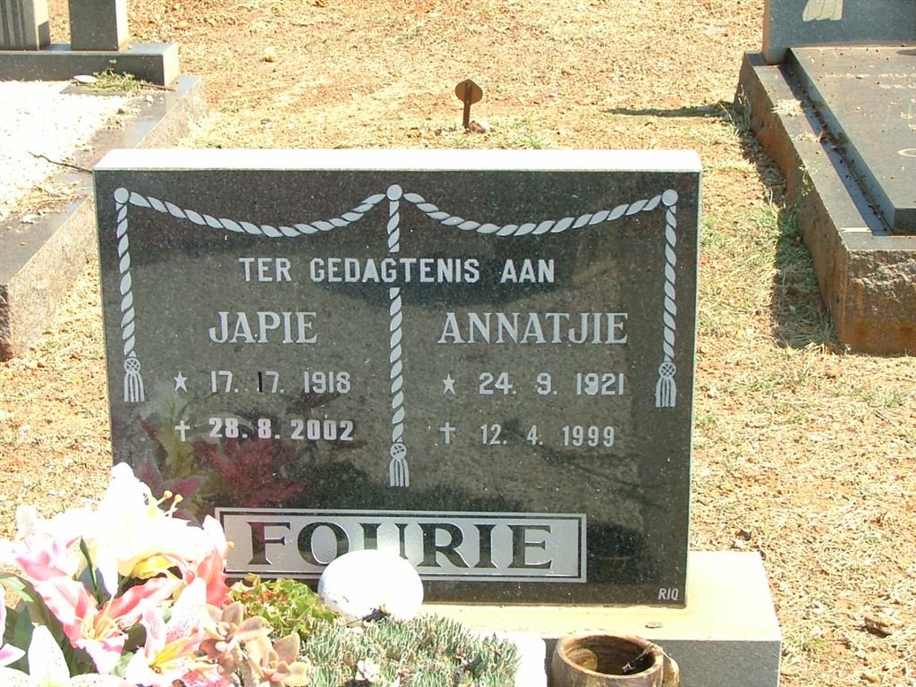 FOURIE Japie 1918-2002 &amp; Annatjie 1921-1999