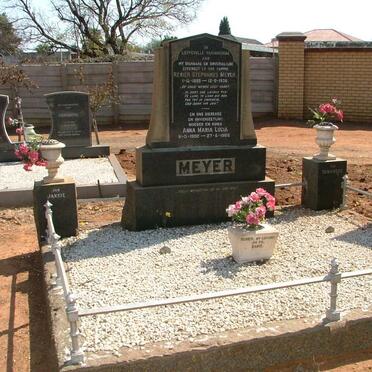 MEYER  Renier Stephanus 1895-1938 &amp; Anna Maria Lucia 1902-1985