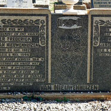 NIEUWENHUIZEN Pieter Frederick, Janse van 1882-1946 &amp; Willemina Detoea V.D. MERWE 1891-1959