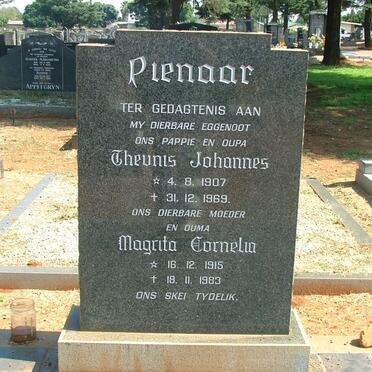 PIENAAR Theunis Johannes 1907-1969 &amp; Magrita Cornelia 1915-1983