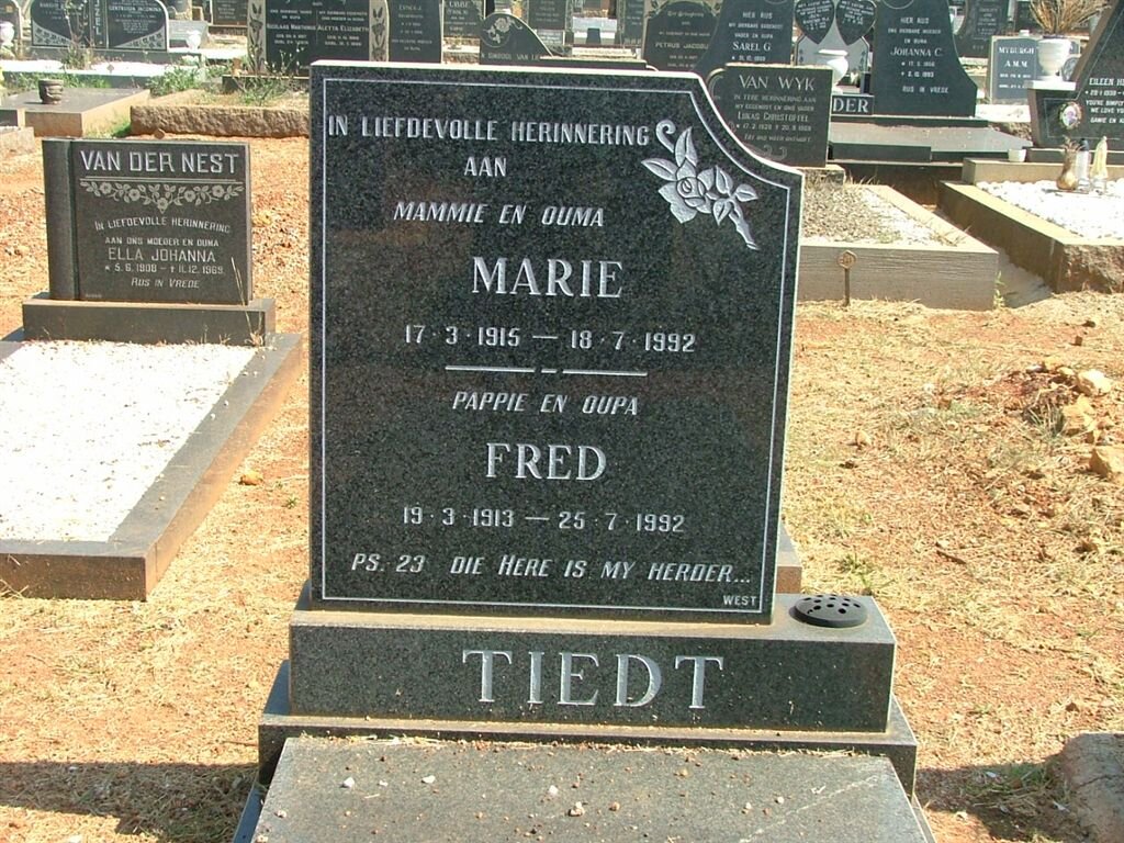 TIEDT Fred 1913-1992 &amp; Marie 1915-1992