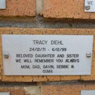 DIEHL Tracy 1971-1999