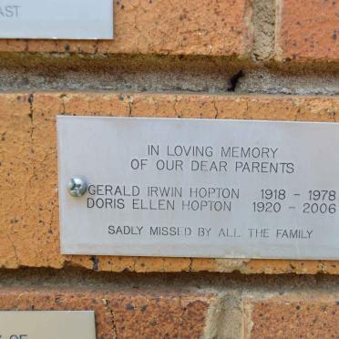 HOPTON Gerald Irwin 1918-1978 &amp; Doris Ellen 1920-2006
