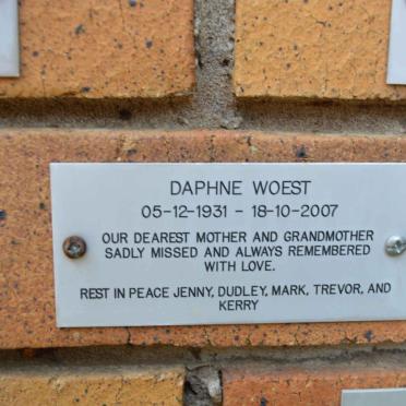 WOEST Daphne 1931-2007