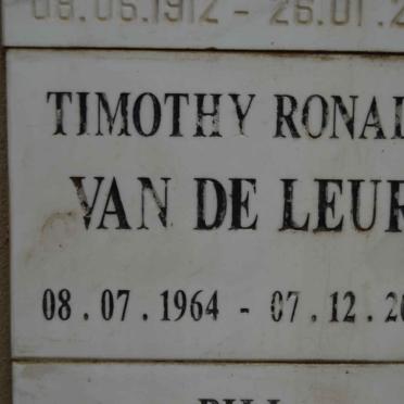 LEUR Timothy Ronald, van de 1964-2000