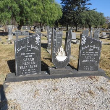 ? Petrus Johannes 1925-1989 &amp; Sarah Hester Elizabeth 1929-1995