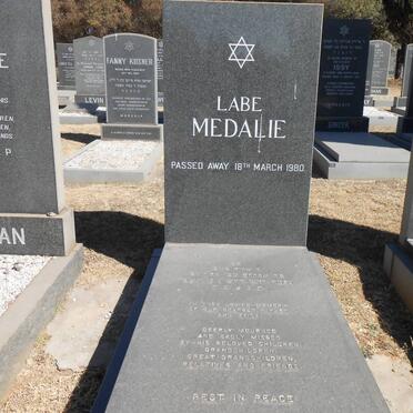 MEDALIE Labe -1980
