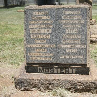 MOSTERT Cornelius -1945 &amp; Rita PASCOE -1970