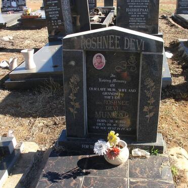 MUNGAL Roshnee Devi 1952-2004