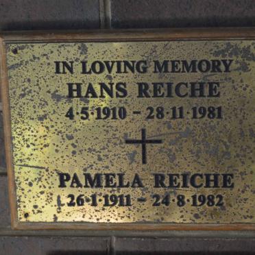 REICHE Hans 1910-1981 &amp; Pamela 1911-1982