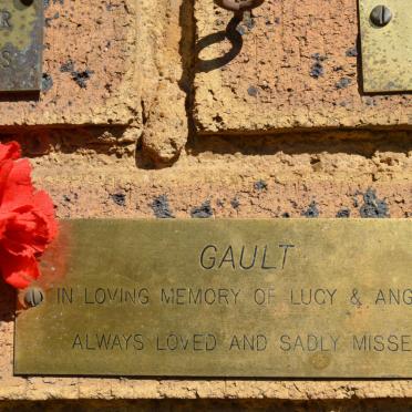 GAULT Angus &amp; Lucy