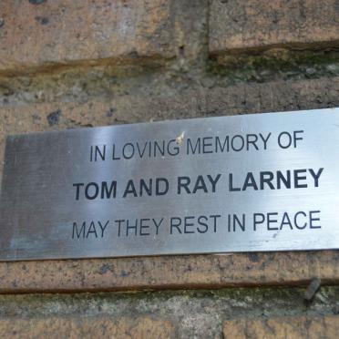 LARNEY Tom &amp; Ray