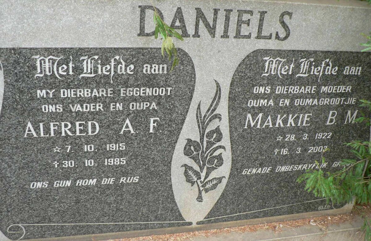 DANIELS A.F. 1915-1985 &amp; B.M. 1922-2003