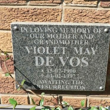 VOS Violet May, de 1900-1997