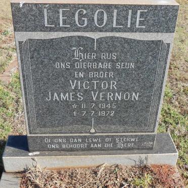 L - Vanne :: Surnames - L