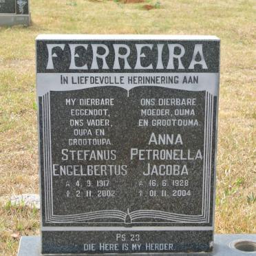 FERREIRA Stefanus Engelbertus 1917-2002 &amp; Anna Petronella Jacoba 1928-2004