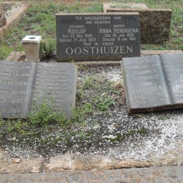 OOSTHUIZEN Familie
