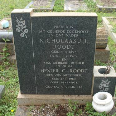 ROODT Nicholaas J.J. 1897-1969 &amp; Hester C. VON METZINGER 1908-1978