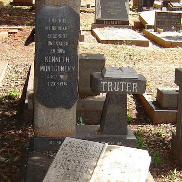 TRUTER Kenneth Montgomery 1909-1974 &amp; Hannie 1911-1993