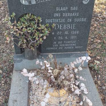 GEYER Debbie 1966-1971 :: GEYER Suzie 1940-2023