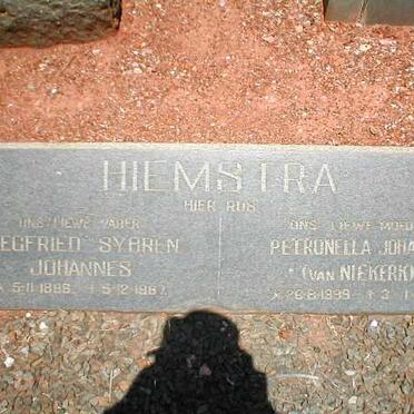 HIEMSTRA Siegfried Sybren Johannes 1899-1967 &amp; Petronella Johanna VAN NIEKERK 1899-1937