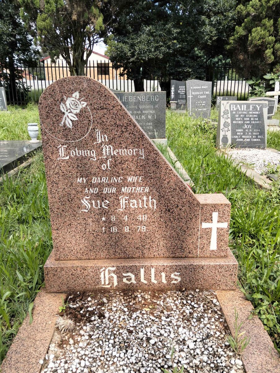 HALLIS Sue Faith 1940-1979