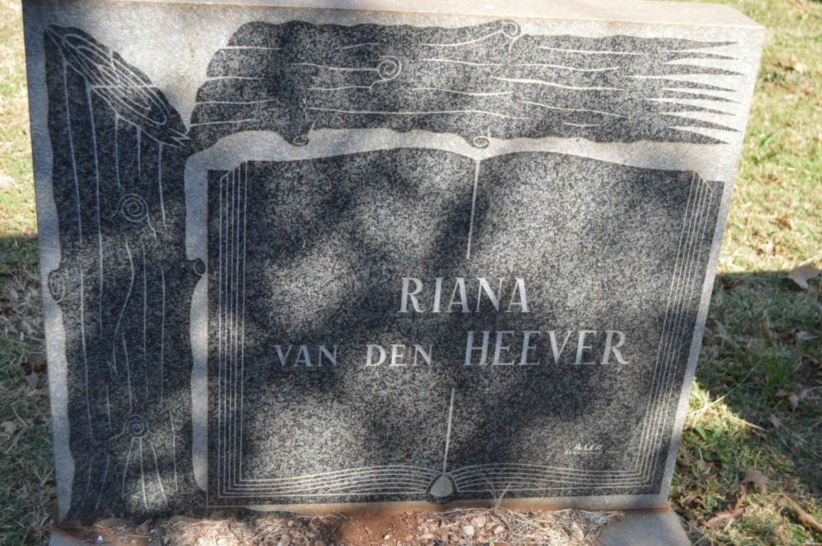 HEEVER Riana, van den