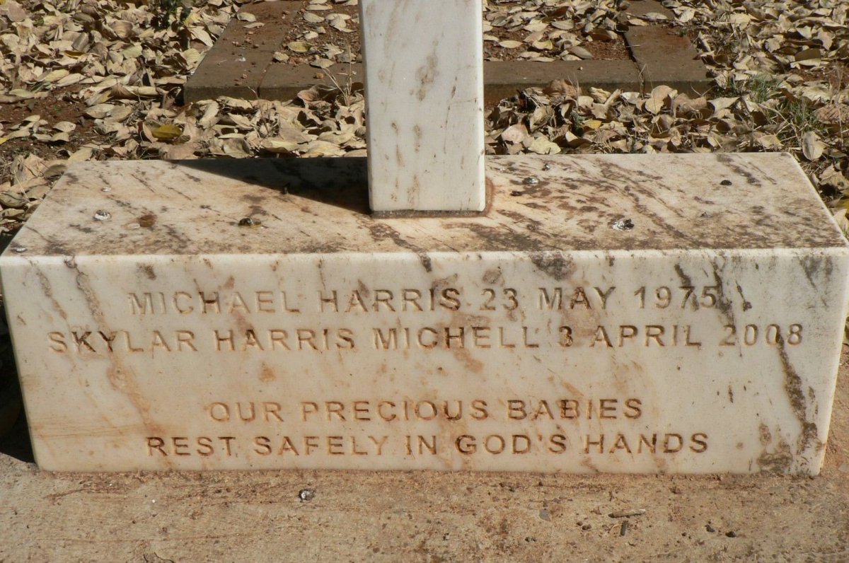 HARRIS Michael -1975 :: MICHELL Skylar Harris -2008