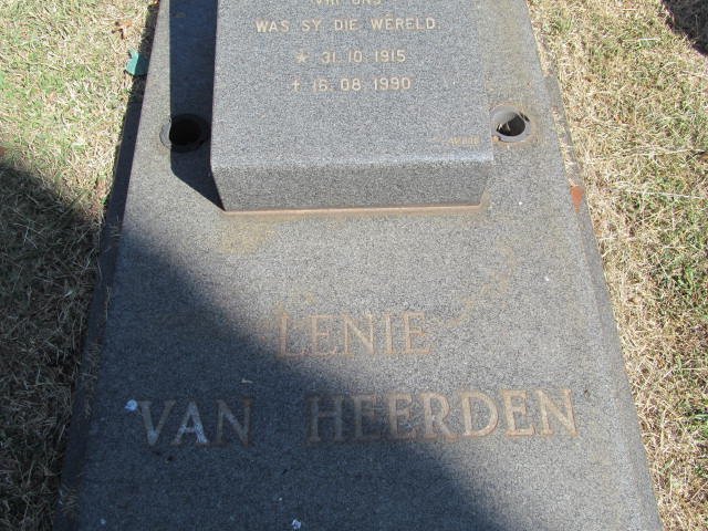 HEERDEN Lenie, van 1915-1990