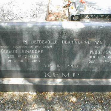 KEMP Gideon Johannes 1892-1966 &amp; Nicolisina 1904-1979