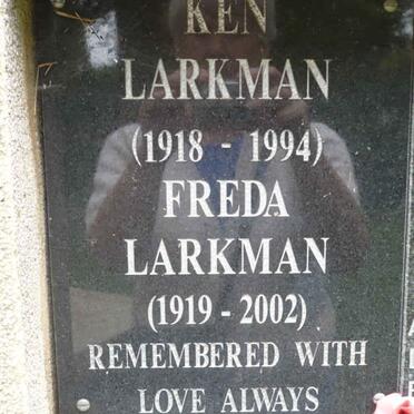 LARKMAN Ken 1918-1994 &amp; Freda 1919-2002