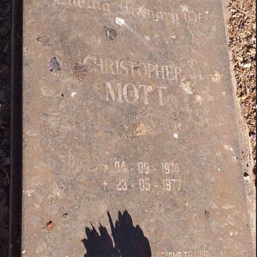MOTT Christopher 1974-1977