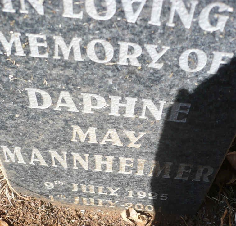 MANNHEIMER Daphne May 1925-2001