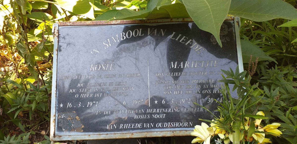 OUDTSHOORN Kosie, van Rheede van 1971-1997 :: VAN RHEEDE VAN OUDTSHOORN Marietjie 1972-20??